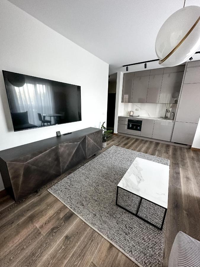 Apartament Vip Wola Warsaw Exterior photo