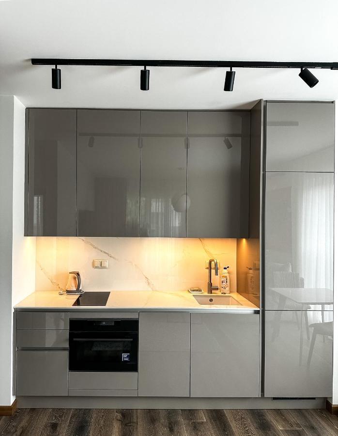 Apartament Vip Wola Warsaw Exterior photo