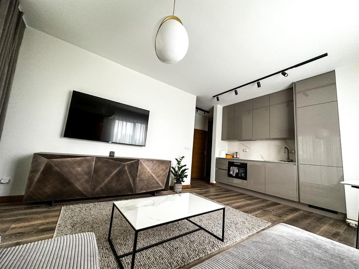 Apartament Vip Wola Warsaw Exterior photo